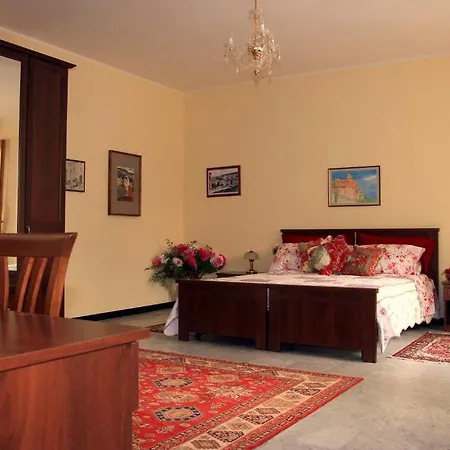 Guest house Tresor Petit *